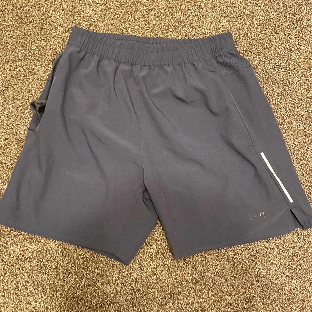 YoungLA shorts men size medium